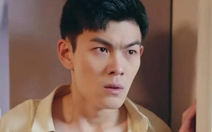 《鉴宝无双》：草根逆袭的鉴宝传奇，一场真假难辨的欲望游戏！